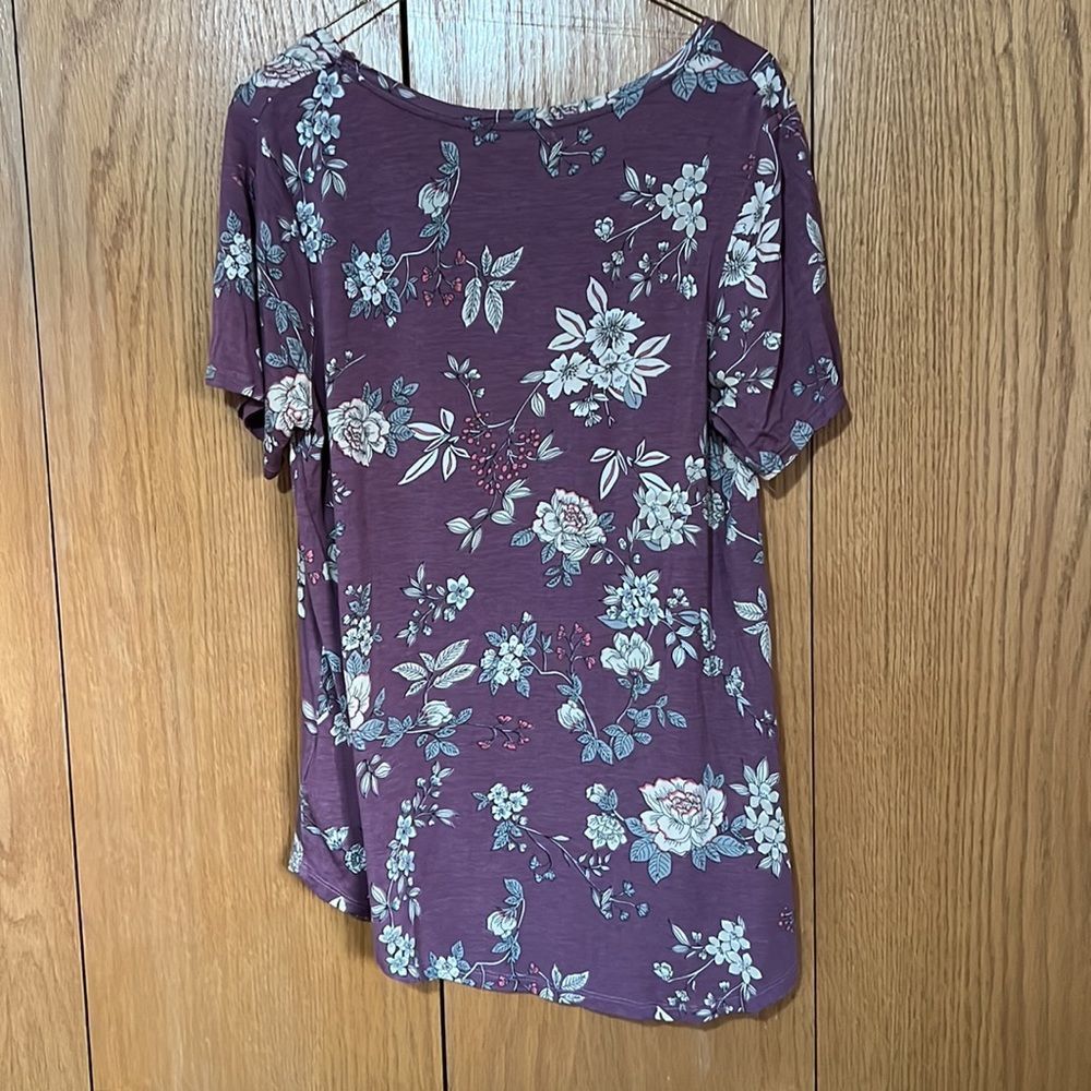 Floral Tee - Picture 2 of 5